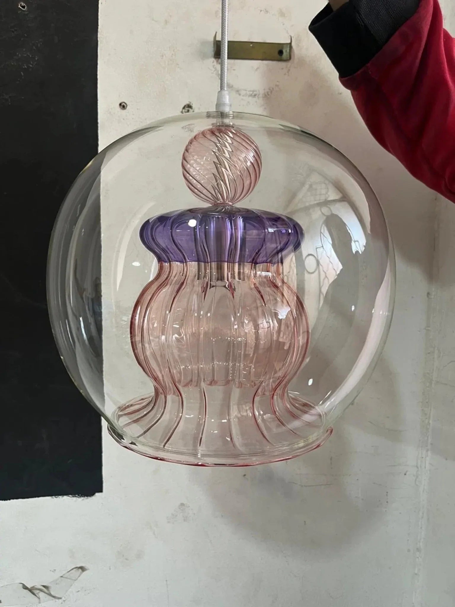 Aurora Glow pendant: Blown glass light pendant for home decor custom colours | Les Trois Pyramides