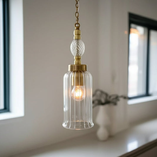 Hand-Blown Ribbed Glass Pendant Light with Brass Details – Elegant Clear Hanging Lamp