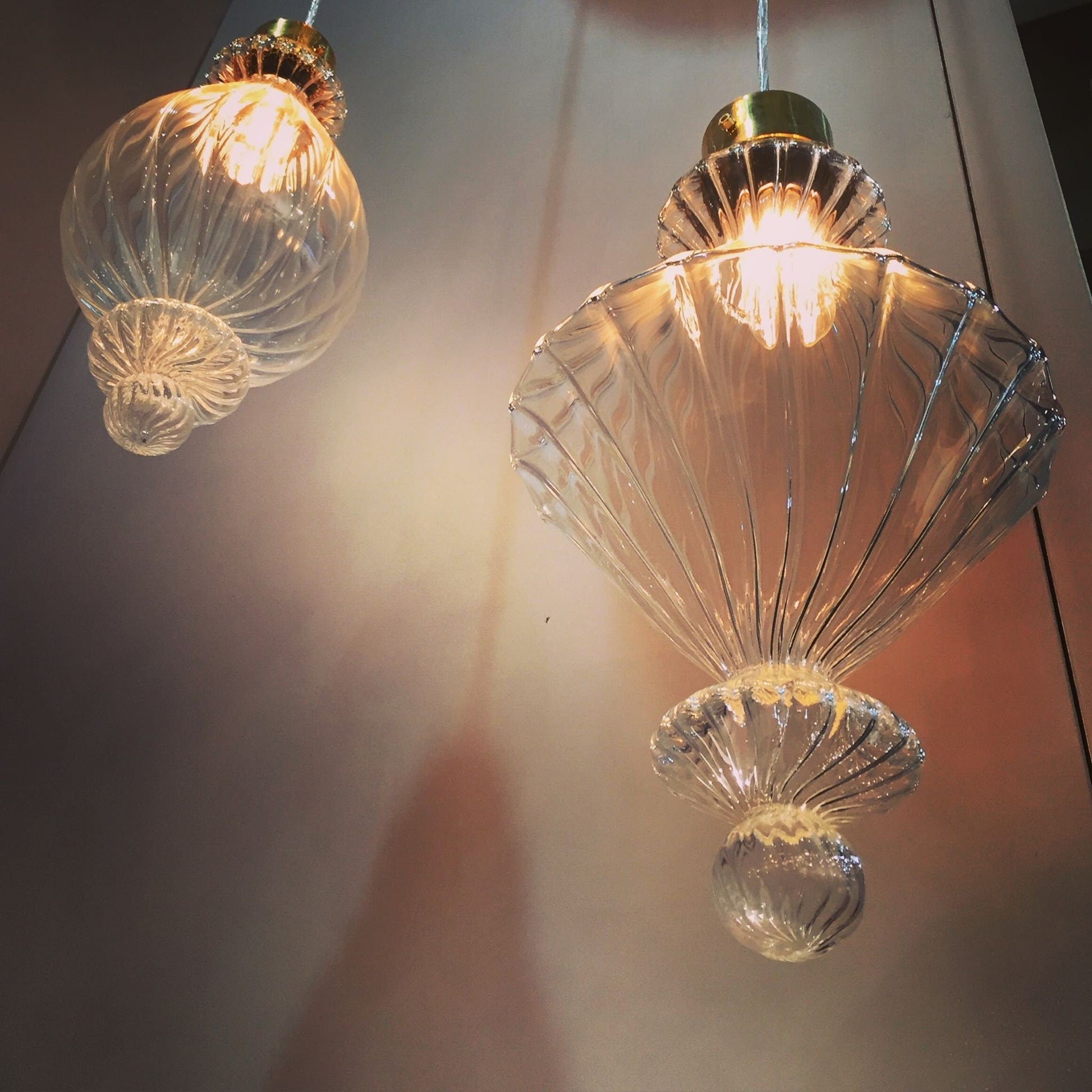 Set of 4 Modern Chandelier Light for Office and Home - Les Trois Pyramides 