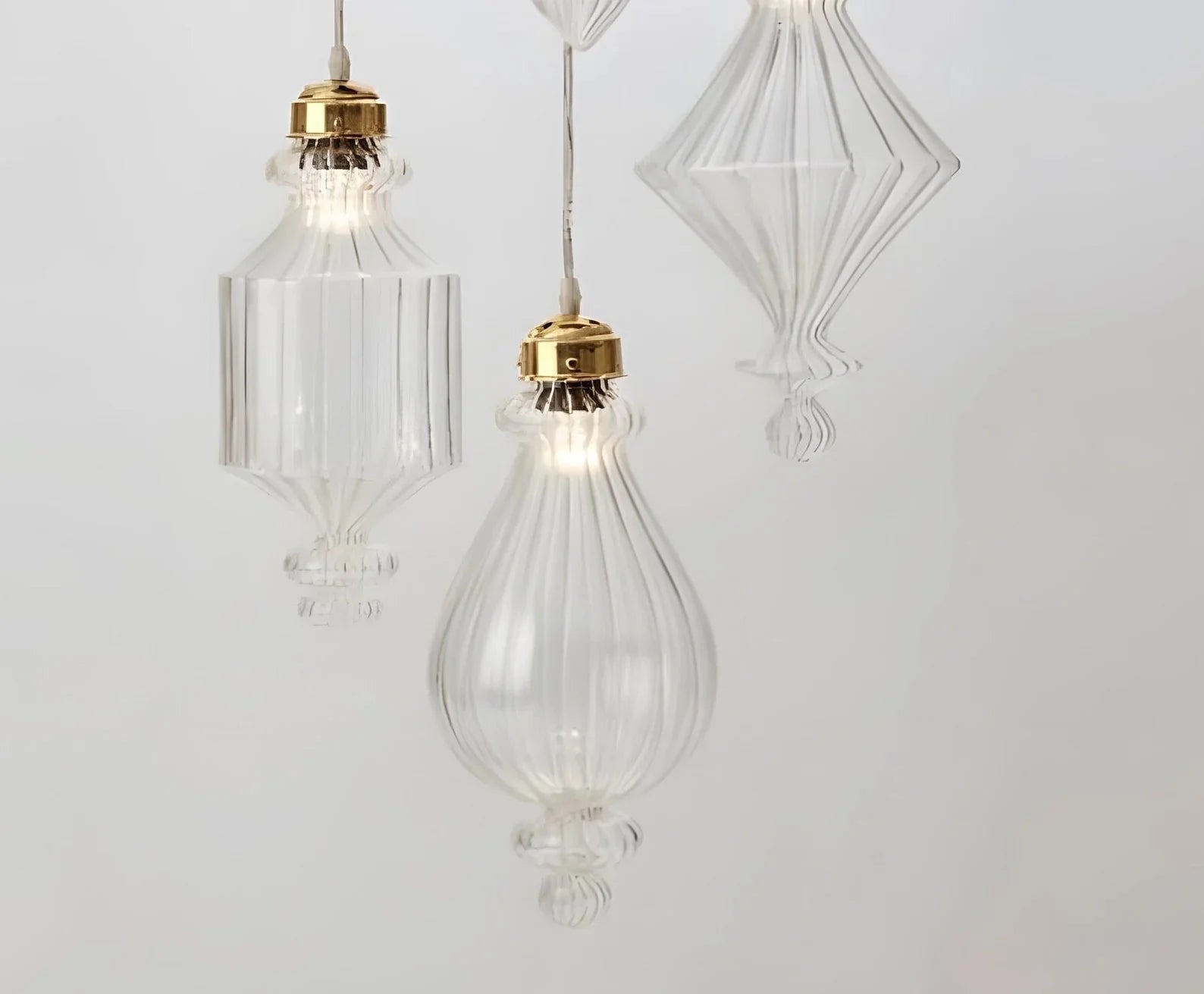 Set of 4 Modern Chandelier Light for Office and Home - Les Trois Pyramides 